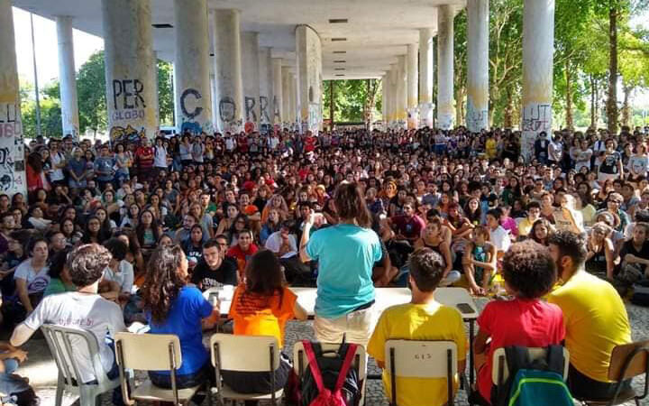 Universidad y movimientos sociales: una mirada desde Brasil